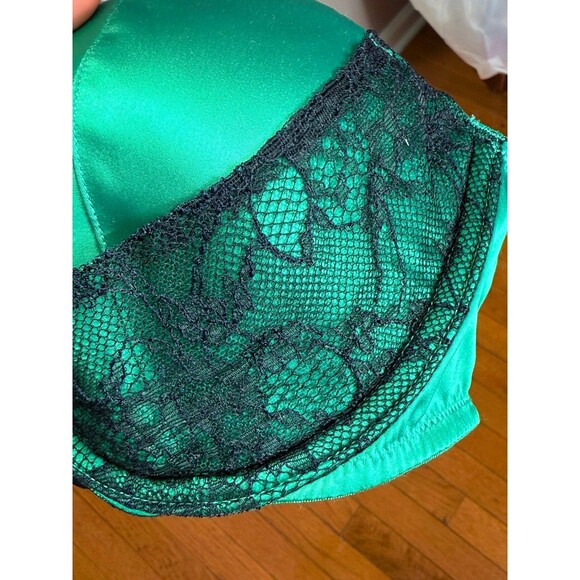 Victoria’s Secret Satin and Lace Bra 34D NEW - Picture 5 of 7